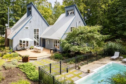 Face arrière - 20 Rue Grove, Lac-Brome, QC - Outdoor With In Ground Pool