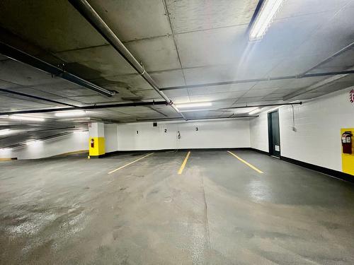 Garage - 1902-1100 Rue De La Montagne, Montréal (Ville-Marie), QC - Indoor Photo Showing Garage