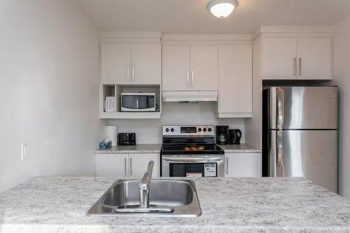 Kitchen - 4119 Grande Allée, Longueuil (Saint-Hubert), QC - Indoor Photo Showing Kitchen With Double Sink With Upgraded Kitchen