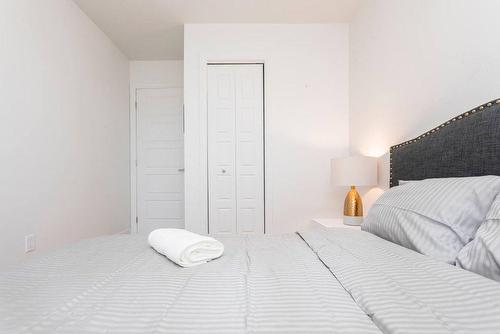 Chambre à coucher - 4139 Grande Allée, Longueuil (Saint-Hubert), QC - Indoor Photo Showing Bedroom