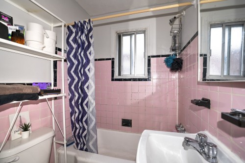 Salle de bains - 7567 Boul. Pie-Ix, Montréal (Villeray/Saint-Michel/Parc-Extension), QC - Indoor Photo Showing Bathroom