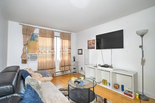 Salon - 7567 Boul. Pie-Ix, Montréal (Villeray/Saint-Michel/Parc-Extension), QC - Indoor Photo Showing Living Room