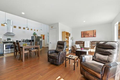 Vue d'ensemble - 1696 Ch. Chapleau, Nominingue, QC - Indoor Photo Showing Living Room