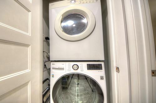 Salle de lavage - 6630 Rue Bruxelles, Brossard, QC - Indoor Photo Showing Laundry Room