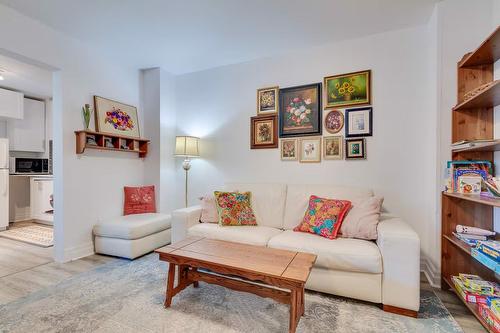 Living room - 562 Rue Cuvillier, Montréal (Mercier/Hochelaga-Maisonneuve), QC - Indoor Photo Showing Living Room