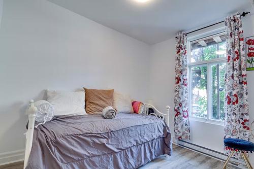 Bedroom - 562 Rue Cuvillier, Montréal (Mercier/Hochelaga-Maisonneuve), QC - Indoor Photo Showing Bedroom