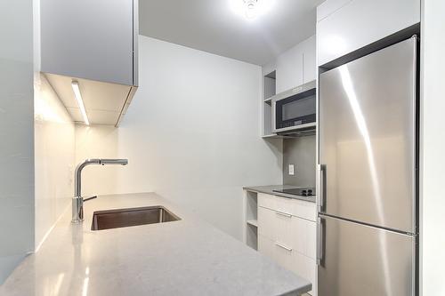 Cuisine - 427-1550 Rue Des Bassins, Montréal (Le Sud-Ouest), QC - Indoor Photo Showing Kitchen