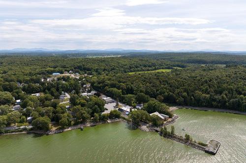 Photo aérienne - 193 Av. Champlain, Saint-Armand, QC 