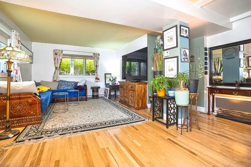 Salon - 1-3860 Rue St-Zotique E., Montréal (Rosemont/La Petite-Patrie), QC - Indoor With Fireplace