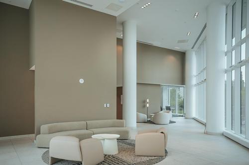 Commerce - 302-1000 Rue André-Prévost, Montréal (Verdun/Île-Des-Soeurs), QC - Indoor Photo Showing Other Room