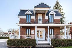 3994  - 3994B Boul. St-Martin O.  Laval (Chomedey), QC H7T 1B8