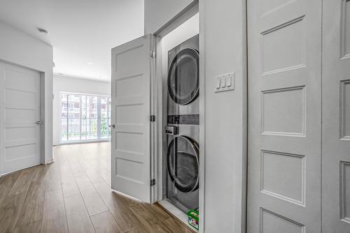 Laundry room - 202-9175 Rue Lennon, Brossard, QC - Indoor Photo Showing Laundry Room