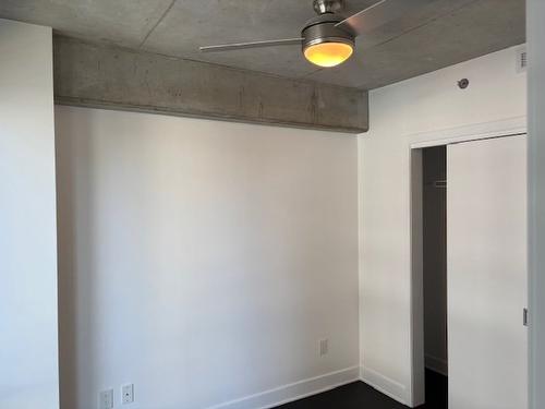 Hot tub - 716-1000 Rue Ottawa, Montréal (Le Sud-Ouest), QC - Indoor Photo Showing Other Room