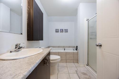 Bathroom - 1-5970 Rue Chevalier, Brossard, QC - Indoor Photo Showing Bathroom