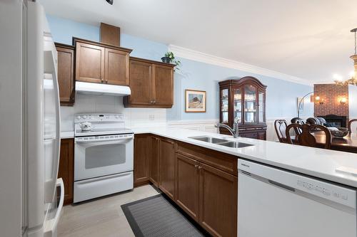 Kitchen - 1063 Rue Du Bruant-Des-Marais, Magog, QC - Indoor Photo Showing Kitchen With Double Sink