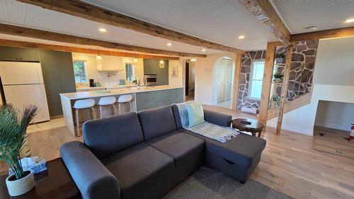 Living room - 570B Av. Dumais, Saint-Pascal, QC - Indoor Photo Showing Other Room