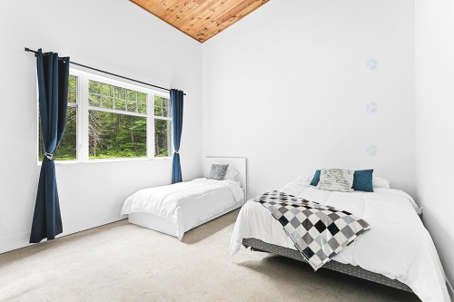 Chambre à coucher - 132 Route 303, Otter Lake, QC - Indoor Photo Showing Bedroom