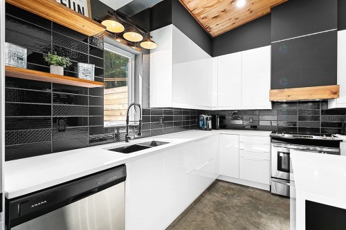 Cuisine - 132 Route 303, Otter Lake, QC - Indoor Photo Showing Kitchen With Double Sink