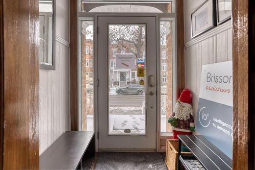 Hall - 8329 Rue St-Denis, Montréal (Villeray/Saint-Michel/Parc-Extension), QC 