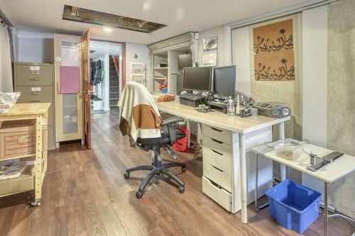 Office - 8329 Rue St-Denis, Montréal (Villeray/Saint-Michel/Parc-Extension), QC 