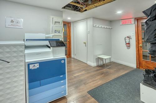 Office - 8329 Rue St-Denis, Montréal (Villeray/Saint-Michel/Parc-Extension), QC 