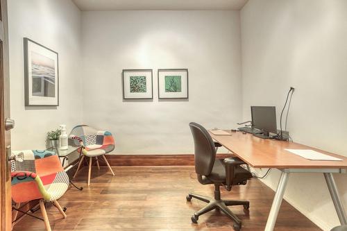 Office - 8329 Rue St-Denis, Montréal (Villeray/Saint-Michel/Parc-Extension), QC 