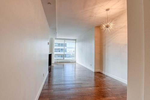 Salon - 1707-495 Av. Viger O., Montréal (Ville-Marie), QC - Indoor Photo Showing Other Room