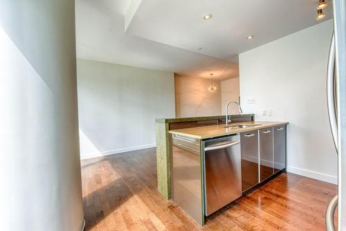 Cuisine - 1707-495 Av. Viger O., Montréal (Ville-Marie), QC - Indoor Photo Showing Kitchen