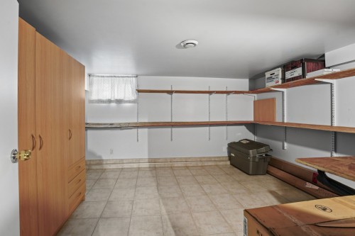 Storage - 11003 Av. De Belleville, Montréal (Montréal-Nord), QC - Indoor