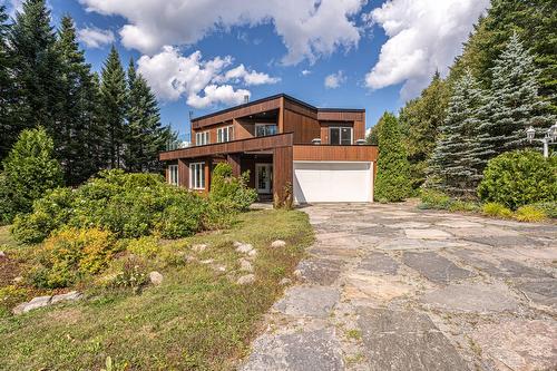 19 Rue des Chrysanthèmes  Sainte-Agathe-Des-Monts, QC J8C 3N5