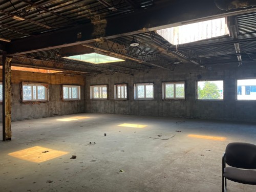 Vue d'ensemble - 4946 Boul. Métropolitain E., Montréal (Saint-Léonard), QC - Indoor Photo Showing Garage