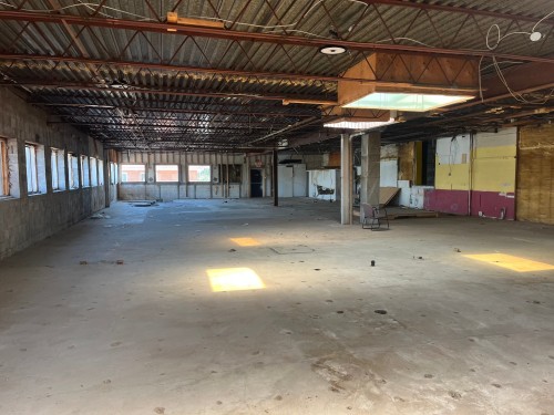 Vue d'ensemble - 4946 Boul. Métropolitain E., Montréal (Saint-Léonard), QC - Indoor Photo Showing Garage