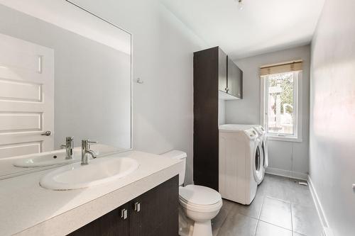 Salle d'eau - 851 Rue Papineau, Laval (Saint-Vincent-De-Paul), QC - Indoor Photo Showing Laundry Room