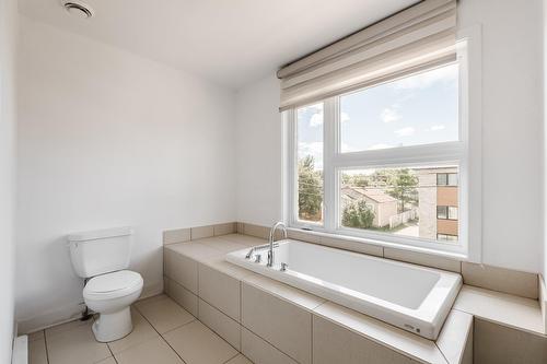 Salle de bains - 851 Rue Papineau, Laval (Saint-Vincent-De-Paul), QC - Indoor Photo Showing Bathroom