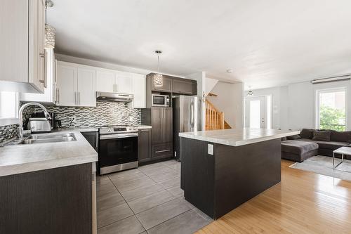Cuisine - 851 Rue Papineau, Laval (Saint-Vincent-De-Paul), QC - Indoor Photo Showing Kitchen With Double Sink With Upgraded Kitchen