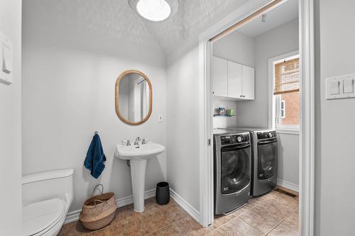 Powder room - 155 Rue Des Hérons, La Prairie, QC - Indoor Photo Showing Laundry Room