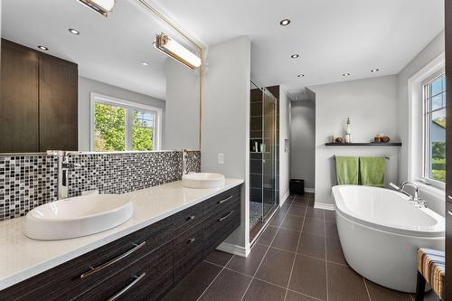 Ensuite bathroom - 155 Rue Des Hérons, La Prairie, QC - Indoor Photo Showing Bathroom