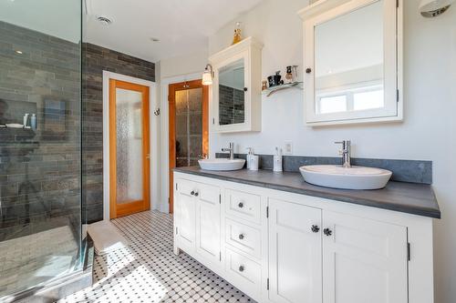 Bathroom - 285 Ch. Harvey, Sutton, QC - Indoor Photo Showing Bathroom