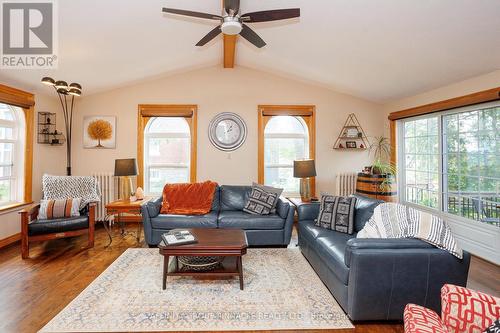 414 Osborne Street, Brock (Beaverton), ON - Indoor Photo Showing Living Room