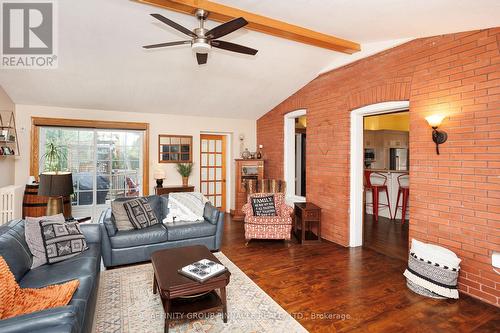 414 Osborne Street, Brock (Beaverton), ON - Indoor Photo Showing Living Room