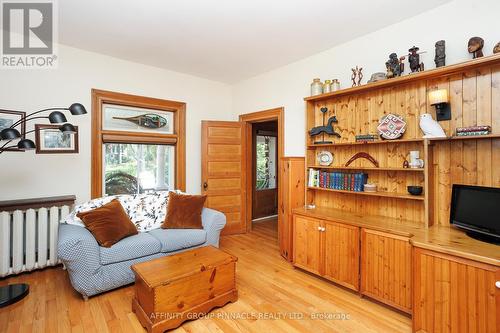 414 Osborne Street, Brock (Beaverton), ON - Indoor Photo Showing Living Room