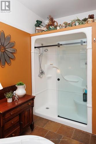 414 Osborne Street, Brock (Beaverton), ON - Indoor Photo Showing Bathroom