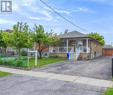 47 BRAWLEY AVENUE  Toronto, ON M8Z 4Z5