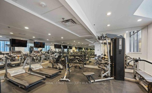 215-11121 Yonge Street, Richmond Hill, ON - Indoor Photo Showing Gym Room