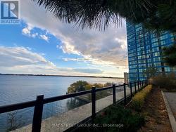 1305 - 65 HARBOUR SQUARE  Toronto, ON M5J 2L4