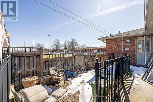 490 Queen Victoria Drive, Hamilton, ON - Outdoor With Exterior