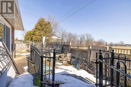 490 Queen Victoria Drive, Hamilton, ON - Outdoor With Exterior