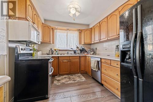 490 Queen Victoria Drive, Hamilton, ON - Indoor Photo Showing Kitchen