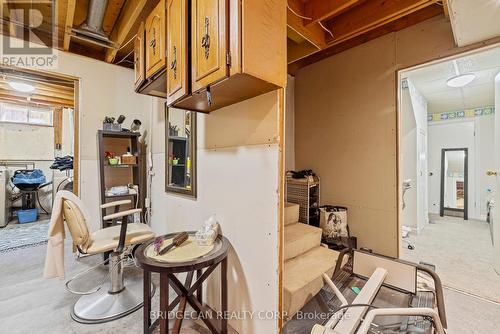 490 Queen Victoria Drive, Hamilton, ON - Indoor