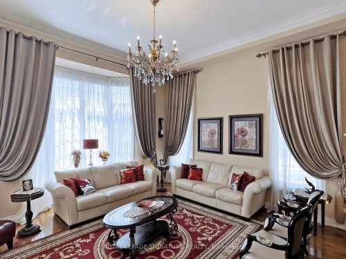 45 Jazz Drive, Vaughan, ON - Indoor Photo Showing Living Room